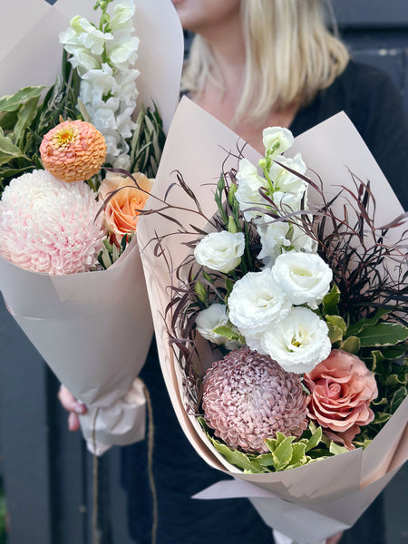 SATURDAY Blooms Delivered - SATURDAY