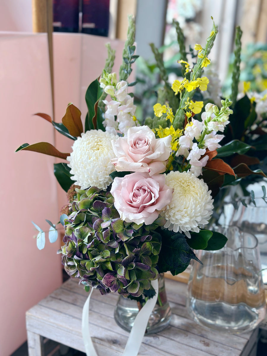 Friday Blooms Delivered - FRIDAY – The Petal Sisters