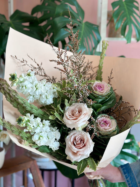 Thursday Blooms Delivered - THURSDAY