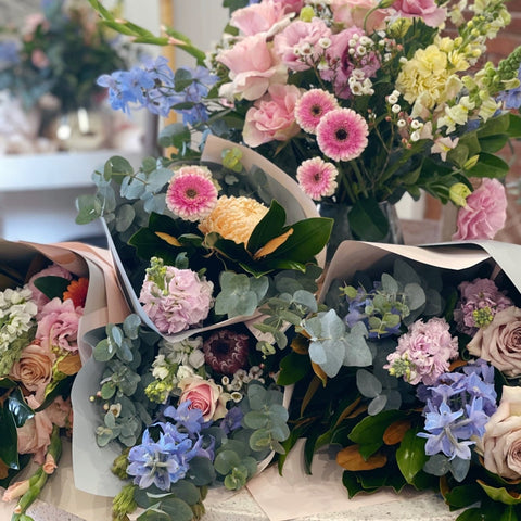 Monday Blooms Delivered - MONDAY 8th April